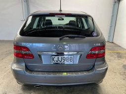 
										Mercedes-Benz B 200  2009 full									