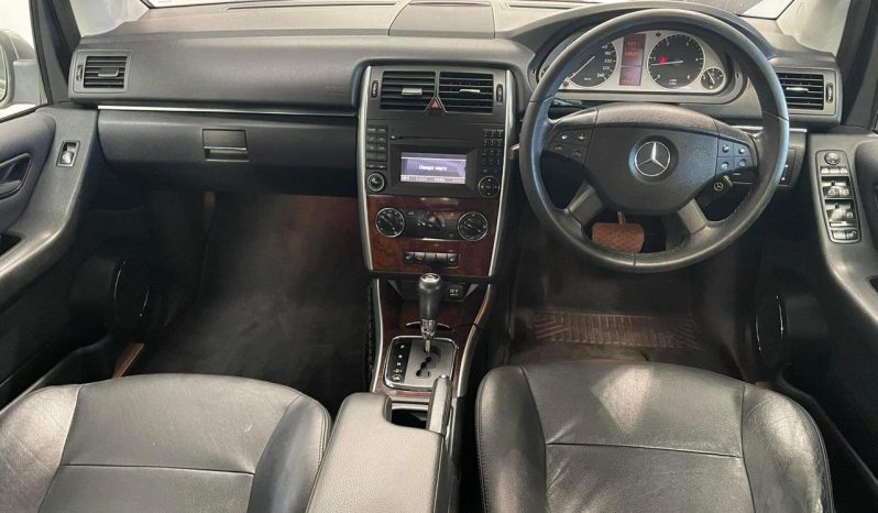 
								Mercedes-Benz B 200  2009 full									