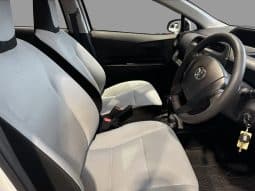 Toyota AQUA L 2018 full