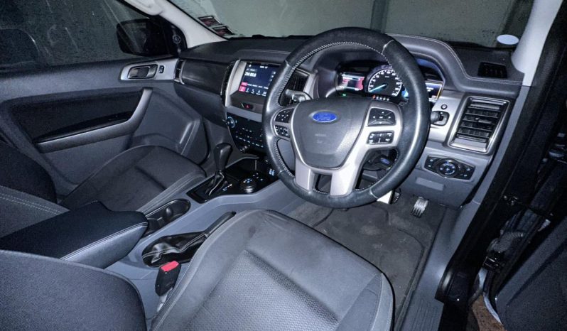 
								Ford Everest TREND 3.2D/4WD/6AT 2017 full									