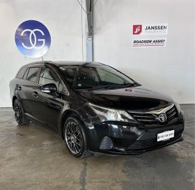 Toyota Avensis WAGON 2013