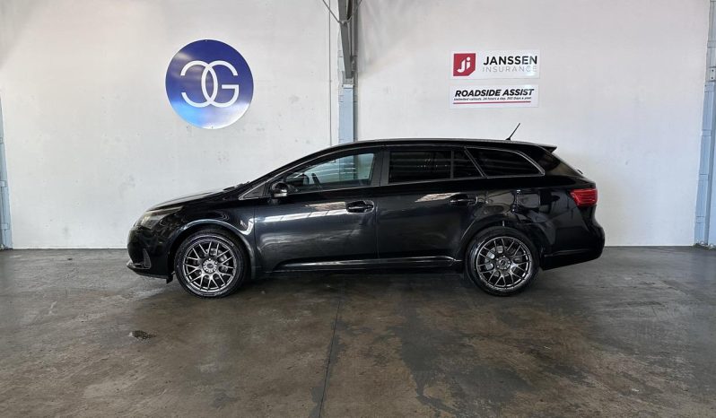 
								Toyota Avensis WAGON 2013 full									