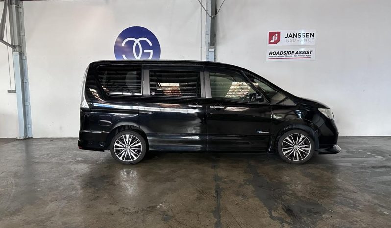 
								Nissan Serena HYBRID 2013 full									