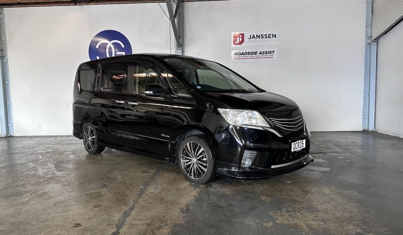 
								Nissan Serena HYBRID 2013 full									