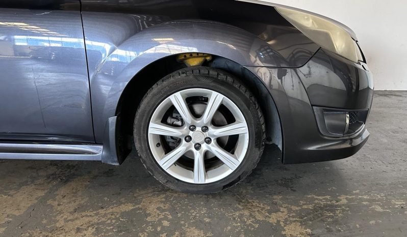 
								Subaru Legacy  2009 full									