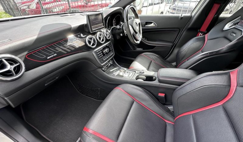 
								Mercedes-Benz Gla45 AMG 2015 full									