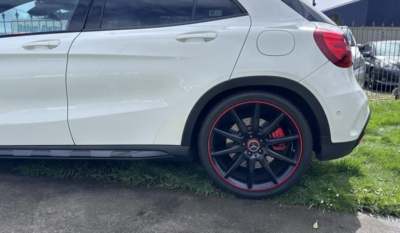 
								Mercedes-Benz Gla45 AMG 2015 full									