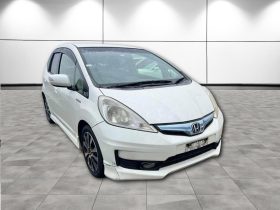 HONDA FIT HYBRID RS Fine Style 2013