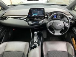 
										TOYOTA CH-R HYBRID G 2017 full									