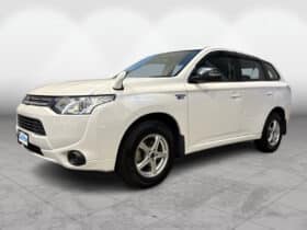 Mitsubishi OUTLANDER PHEV 4WD E 2013