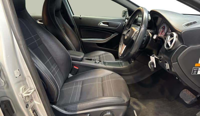Mercedes-Benz A Class A180 2014 full