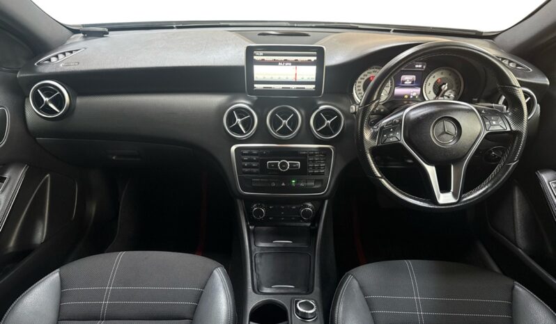 
								Mercedes-Benz A Class A180 2014 full									