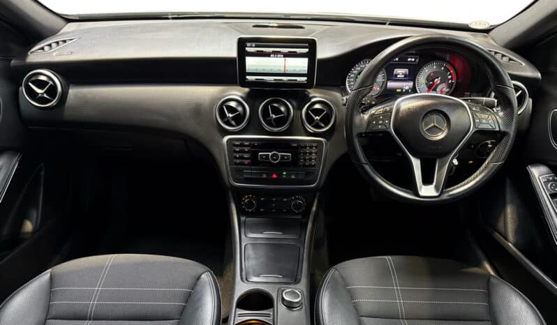 Mercedes-Benz A Class A180 2014 full