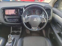 
										MITSUBISHI OUTLANDER PHEV 4WD PHEV G Safety Package 2014 full									