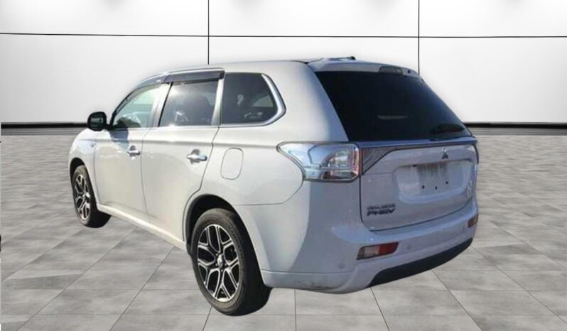 
								MITSUBISHI OUTLANDER PHEV Sports Style Edition 2014 full									