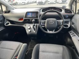 
										Toyota Sienta Hybrid Fan Base G 2019 full									