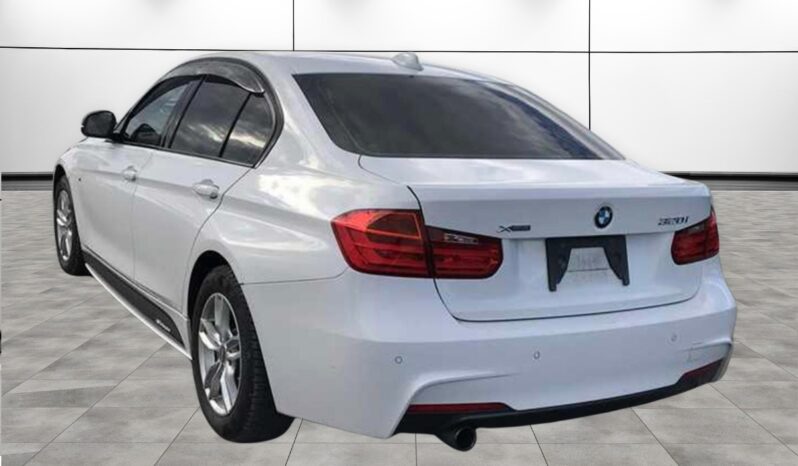 
								BMW 320i XDrive M Sport 2014 full									