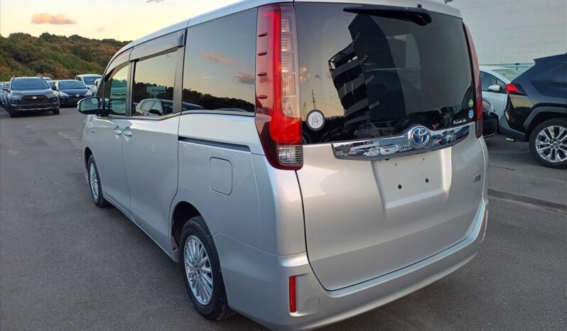 
								TOYOTA VOXY G 2015 full									
