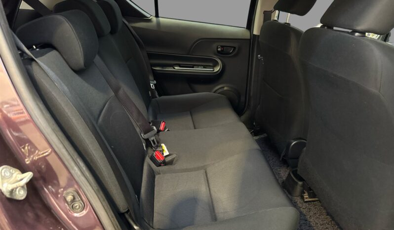 
								Toyota AQUA HYBRID 2015 full									