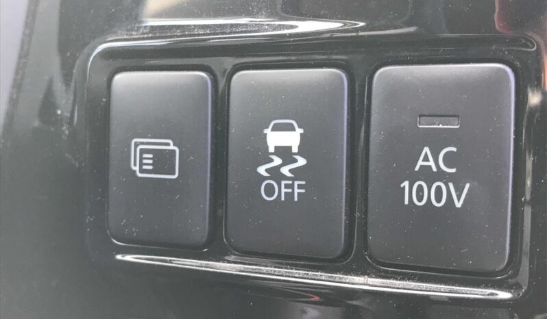 
								Mitsubishi OUTLANDER PHEV G Navigation Package 2014 full									