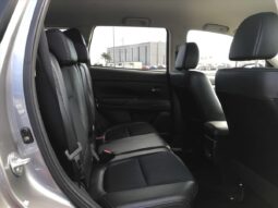 
										Mitsubishi OUTLANDER PHEV G Navigation Package 2014 full									