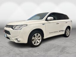 Mitsubishi OUTLANDER PHEV 4WD E 2013