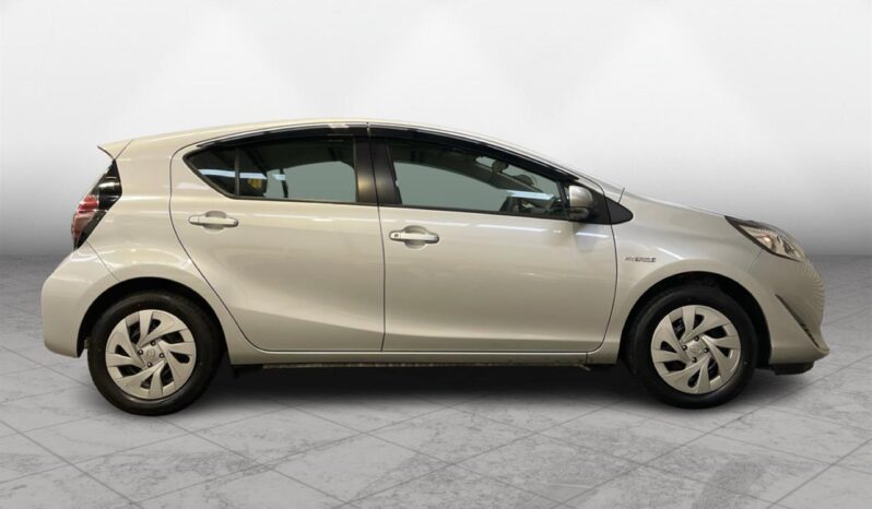 
								Toyota AQUA L 2020 full									