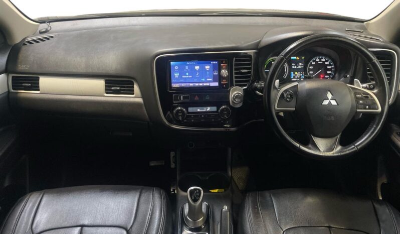 
								Mitsubishi OUTLANDER PHEV G Safety Package 2015 full									