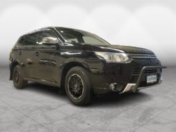 
										Mitsubishi OUTLANDER PHEV G Safety Package 2015 full									