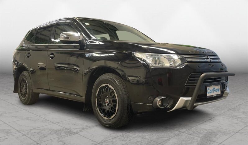 
								Mitsubishi OUTLANDER PHEV G Safety Package 2015 full									