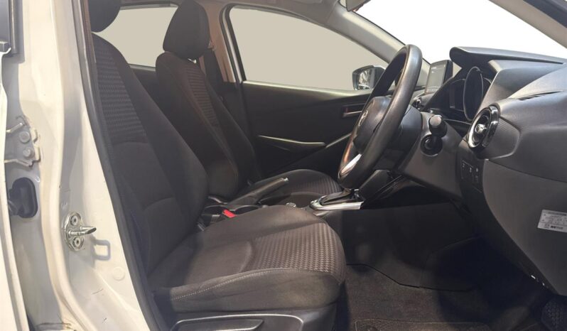 
								Mazda DEMIO 13S 2017 full									