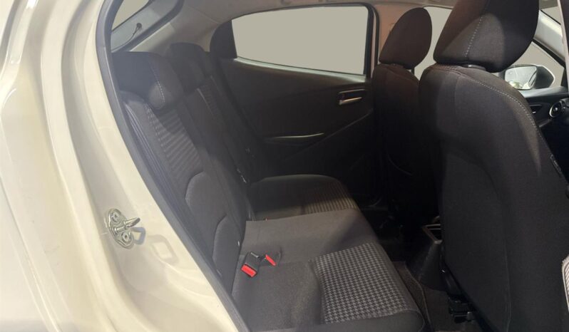 
								Mazda DEMIO 13S 2017 full									