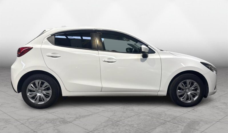 
								Mazda DEMIO 13S 2017 full									