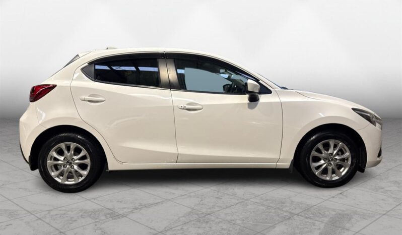 
								Mazda DEMIO 13S TOURING 2016 full									