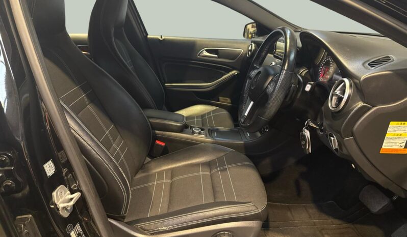 
								Mercedes-Benz A Class A180 2014 full									