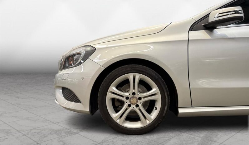 
								Mercedes-Benz A Class A180 2014 full									