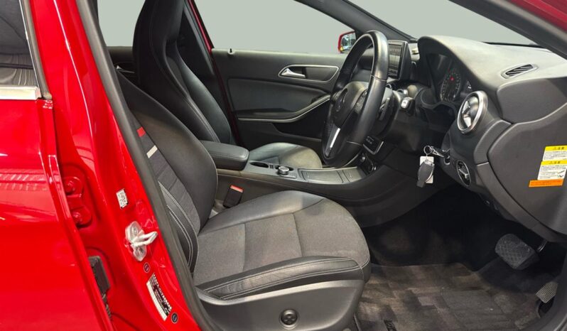 
								Mercedes-Benz A180 Edition Style 2014 full									