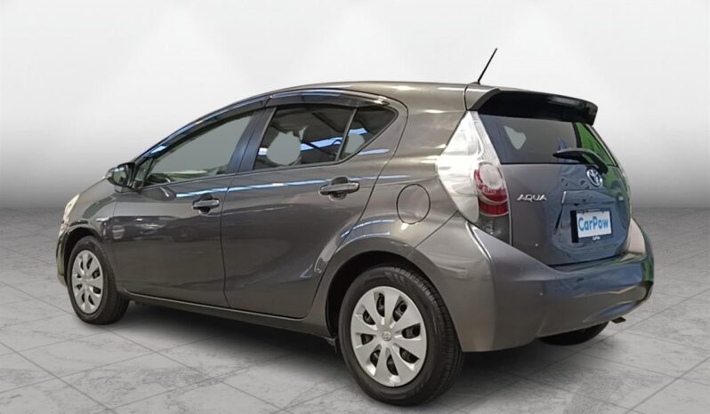 
								Toyota AQUA HYBRID 2013 full									