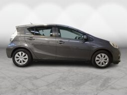 
										Toyota AQUA HYBRID 2013 full									