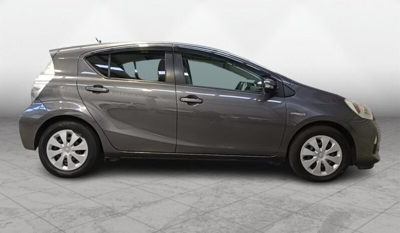 
								Toyota AQUA HYBRID 2013 full									