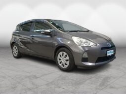 
										Toyota AQUA HYBRID 2013 full									