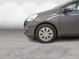 
										Toyota AQUA HYBRID 2013 full									