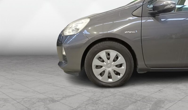 
								Toyota AQUA HYBRID 2013 full									