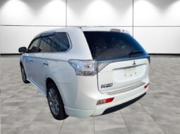 
										MITSUBISHI OUTLANDER PHEV 4WD PHEV G Safety Package 2014 full									