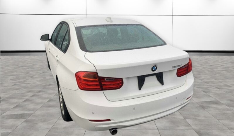 
								BMW 3 Series 320i 2014 full									