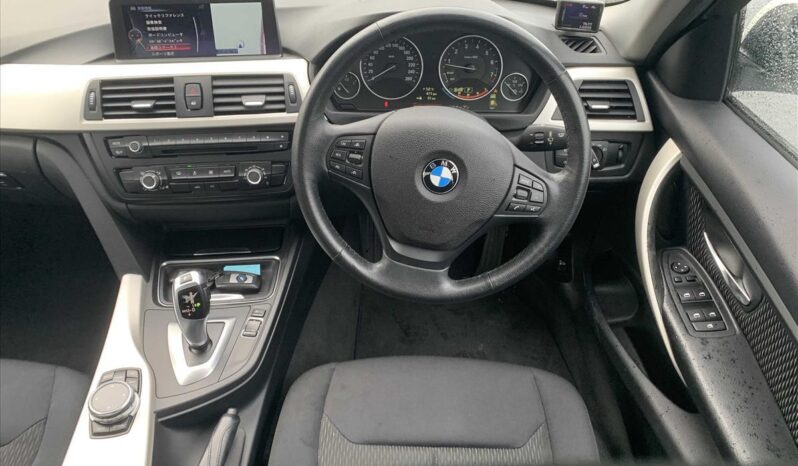
								BMW 3 Series 320i 2014 full									