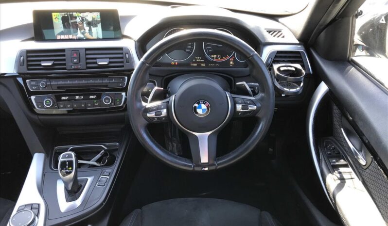 
								BMW 330i M Sport 2015 full									