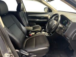 
										Mitsubishi Outlander  2013 full									