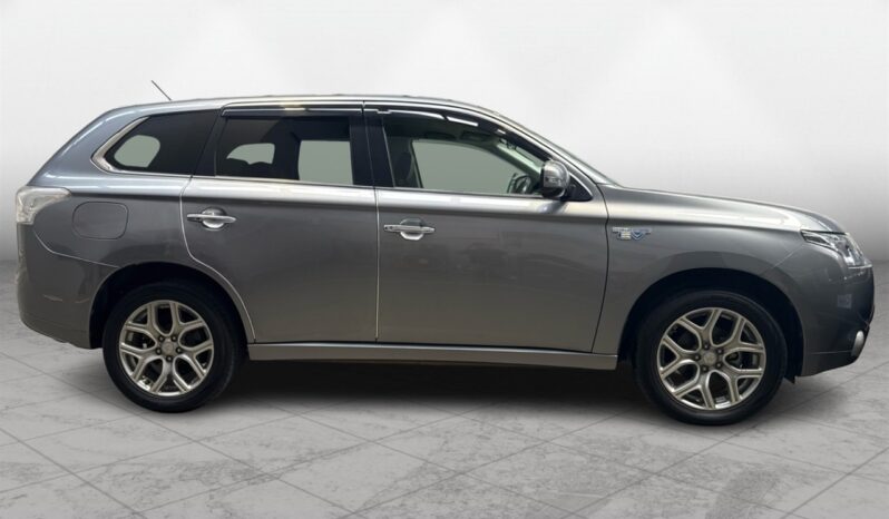 
								Mitsubishi Outlander  2013 full									