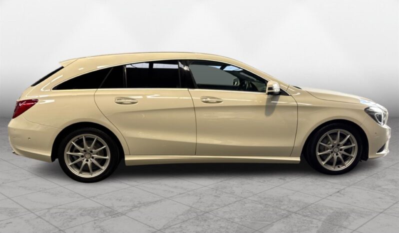 
								Mercedes-Benz CLA SHOOTING BRAKE CLA250 2015 full									